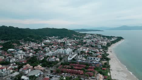 hotels-and-hostels-in-Florianópolis,-Brazil