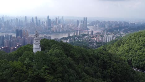 Drones-Vuelan-Sobre-La-Torre-Wenfeng-En-La-Cima-De-La-Montaña