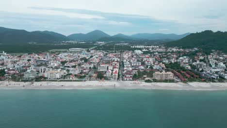 Vista-Aérea-De-Canasvieiras-Florianópolis,-Brasil