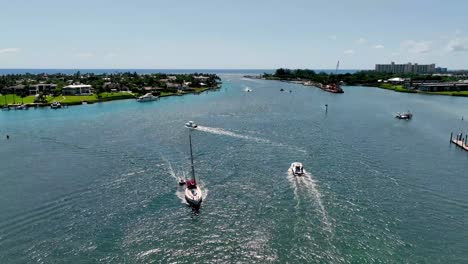 Sailboats-and-boats-at-Jupiter-Inlet-Florida