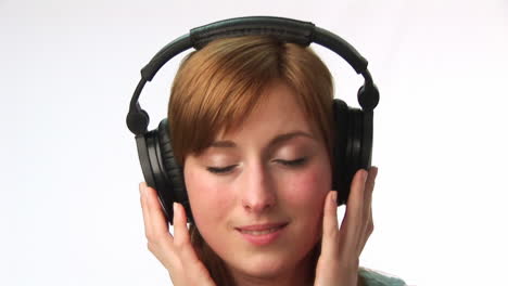 Woman-listening-to-Music