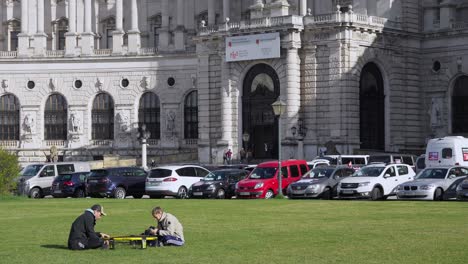 Renowned-Hofburg-Palace-And-Heldenplatz-In-Vienna,-Austria