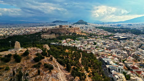 Panoramablick-Auf-Athen-Mit-Akropolis-Und-Lykavittos-Hügel-An-Einem-Sonnigen-Tag