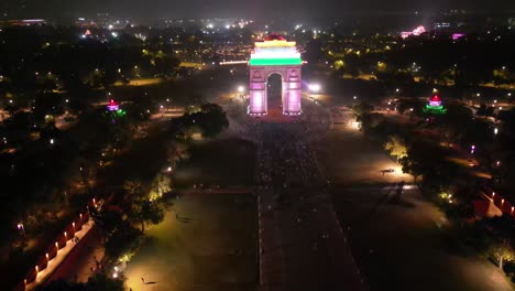 La-Puerta-De-La-India-Es-Un-Monumento-A-Los-Caídos-Ubicado-Cerca-Del-Camino-Kartavya-En-El-Borde-Oriental-Del-&quot;eje-Ceremonial&quot;-De-Nueva-Delhi.