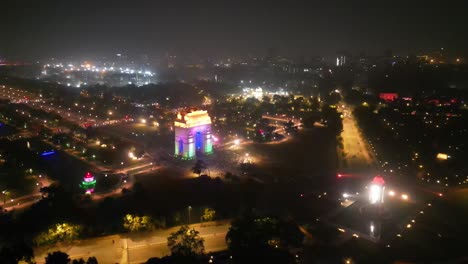 La-Puerta-De-La-India-Es-Un-Monumento-A-Los-Caídos-Ubicado-Cerca-Del-Camino-Kartavya-En-El-Borde-Oriental-Del-&quot;eje-Ceremonial&quot;-De-Nueva-Delhi.