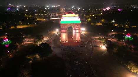 La-Puerta-De-La-India-Es-Un-Monumento-A-Los-Caídos-Ubicado-Cerca-Del-Camino-Kartavya-En-El-Borde-Oriental-Del-&quot;eje-Ceremonial&quot;-De-Nueva-Delhi.