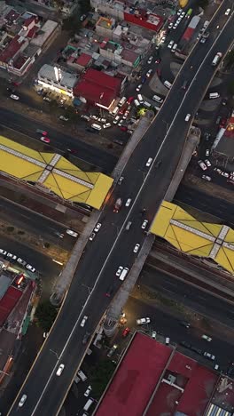 Hyperlapse-of-an-avenue-in-Ecatepec,-Mexico,-vertical-shot