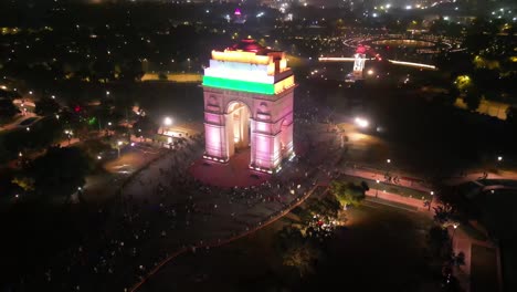 La-Puerta-De-La-India-Es-Un-Monumento-A-Los-Caídos-Ubicado-Cerca-Del-Camino-Kartavya-En-El-Borde-Oriental-Del-&quot;eje-Ceremonial&quot;-De-Nueva-Delhi.