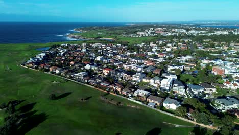 Vista-Panorámica-De-La-Ciudad-Residencial-Barrio-Residencial-Campo-De-Golf-Randwick-Costa-Promontorio-Malabar-Suburbios-Del-Este-Sydney-Australia-Drone-Aéreo