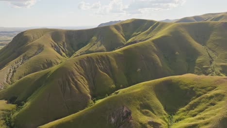 Beautiful-green-high-mountains-in-Madagascar-countryside-after-rainy-season-on-sunny-day