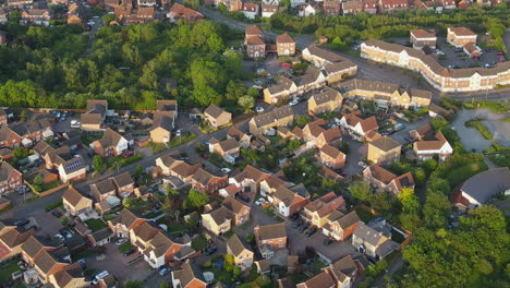 Houses-Surrounding-Chafford-Gorges-Nature-Park,-Aerial