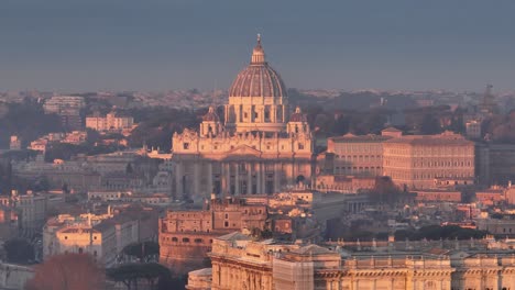 Vatikanstadt-Mit-Zoom-Bei-Sonnenaufgang