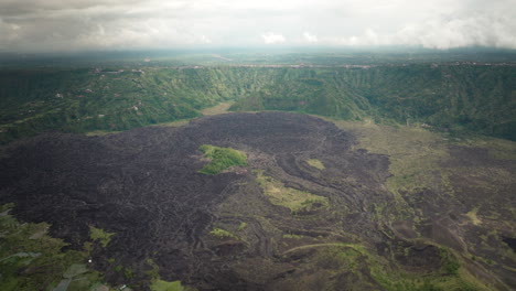 Mount-Batur,-Alte-Erstarrte-Lava-Und-Verbrannte-Vegetation-Auf-Der-Insel-Bali,-Indonesien