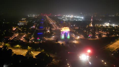 Das-India-Gate-Ist-Ein-Kriegsdenkmal-In-Der-Nähe-Des-Kartavya-Pfades-Am-östlichen-Rand-Der-„Zeremonienachse“-Von-Neu-Delhi
