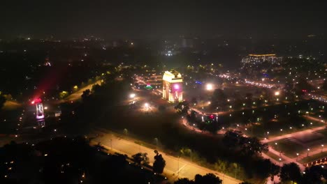 La-Puerta-De-La-India-Es-Un-Monumento-A-Los-Caídos-Ubicado-Cerca-Del-Camino-Kartavya-En-El-Borde-Oriental-Del-&quot;eje-Ceremonial&quot;-De-Nueva-Delhi.