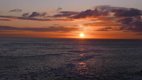 Puesta-De-Sol-Sobre-El-Mar-Cerca-De-Port-Isaac