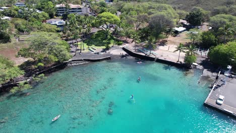 Die-Bucht-Ist-Ruhig-Zum-Paddleboarding