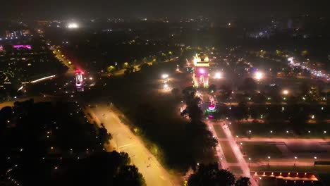 La-Puerta-De-La-India-Es-Un-Monumento-A-Los-Caídos-Ubicado-Cerca-Del-Camino-Kartavya-En-El-Borde-Oriental-Del-&quot;eje-Ceremonial&quot;-De-Nueva-Delhi.