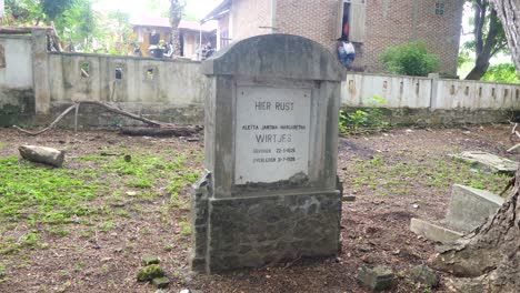 Commemorated,-remembered-gravestone-memorial,-life-and-death-of-people