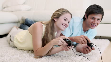 Pareja-Jugando-Videojuegos