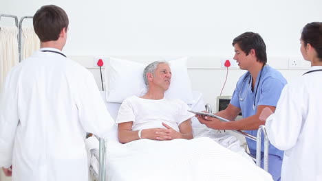 Patient-listening-to-his-doctors