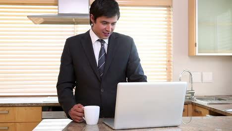 Young-businessman-drinking-coffee