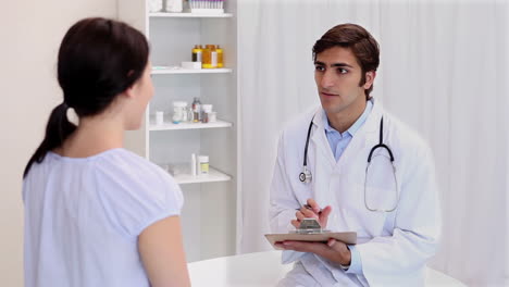 Doctor-asking-questions-to-a-patient