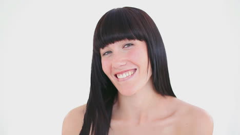 Lächelnde-Frau-Hält-Eine-Haarsträhne