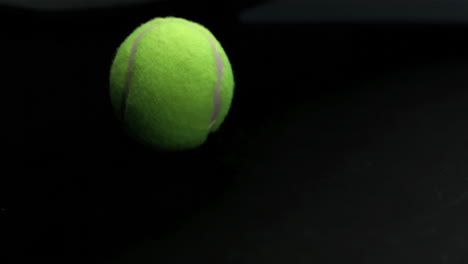 Bouncing-tennis-ball