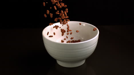 Rice-cereal-pouring-into-a-bowl