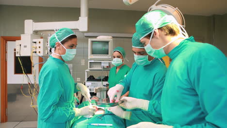 Surgeons-operating-a-patient