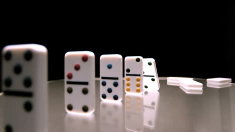Dominoes-toppling-over-in-sequence