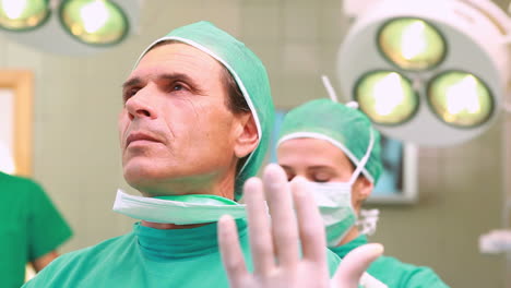 Two-Surgeons-in-an-operational-theatre