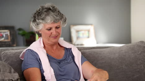 Mature-woman-knitting