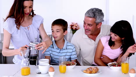Family-having-breakfast