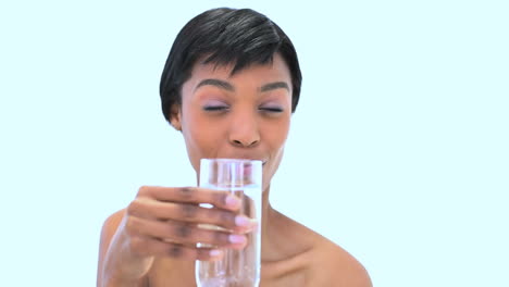 Frau-Trinkwasser