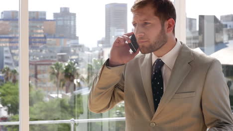 Businessman-getting-frustrated-on-the-phone