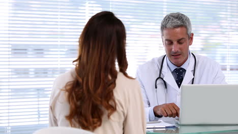Doctor-discussing-with-a-patient-