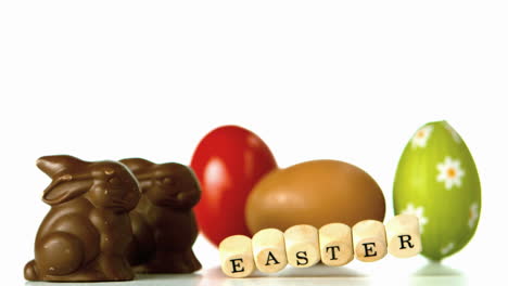 Würfel-Mit-Dem-Wort-„Ostern“-Fallen-Vor-Osterleckereien