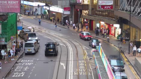 Statische-Aufnahme-Der-Des-Voeux-Road-An-Einem-Wochenende-Auf-Dem-Zentralmarkt-In-Hongkong,-China