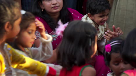 Children-dance-at-Hindu-festival