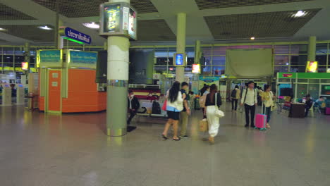 Mochit-Bus-Terminal,-Das-Verschiedene-Teile-Thailands-Verbindet