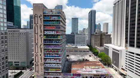 aerial-graffiti-painted-building-in-miami-florida