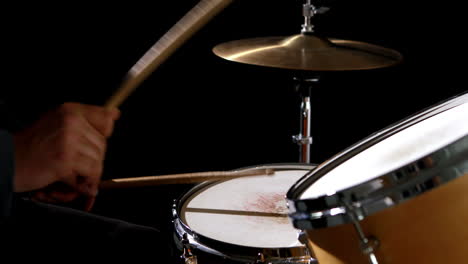 Drummer-playing-his-drum-kit