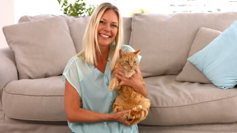 Happy-blonde-with-her-cat