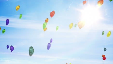 Globos-De-Corazón-Flotando-Contra-El-Cielo-Azul