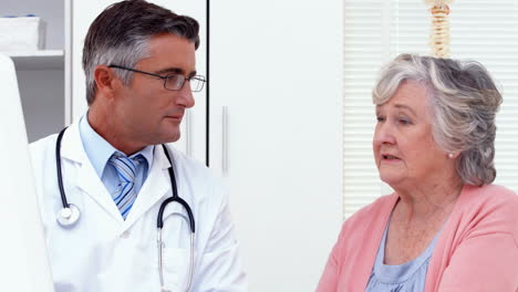 Doctor-explaining-something-to-his-patient
