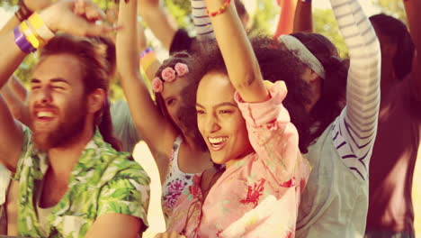 En-Formato-4k-De-Alta-Calidad,-Emocionado-Fanático-De-La-Música-En-El-Festival.-