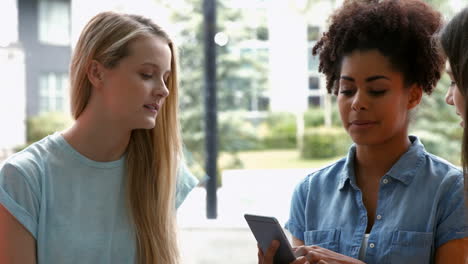 Pretty-students-hanging-out-in-campus-cafe