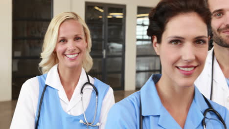 Portrait-of-smiling-doctors